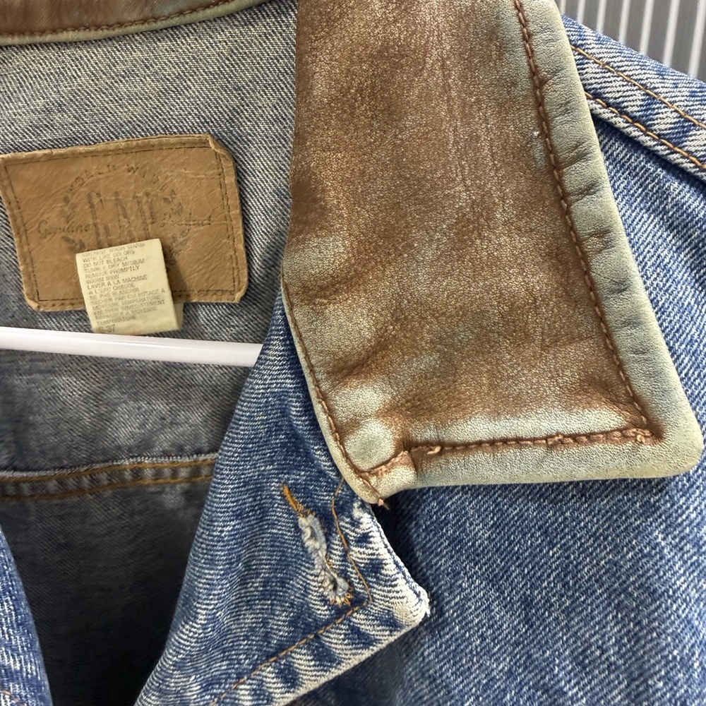 vintage Gap denim trucker jacket with a leather collar M unisex - Picture 5 of 12